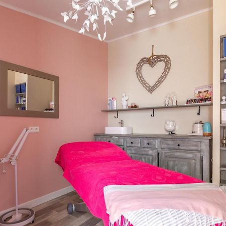 Bed and Breakfast Le Comptoir Des Ecoliers Gemozac Экстерьер фото