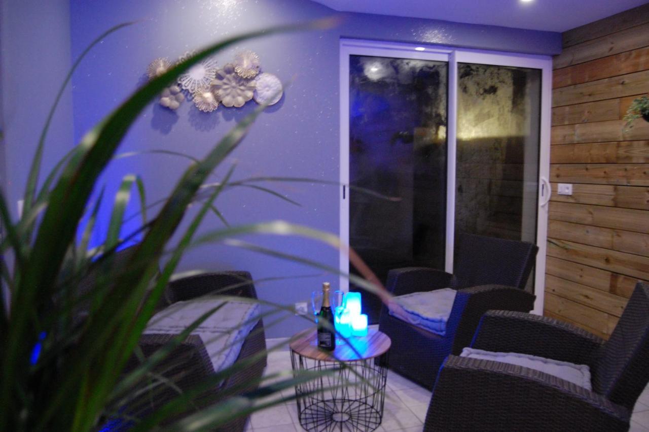 Bed and Breakfast Le Comptoir Des Ecoliers Gemozac Экстерьер фото