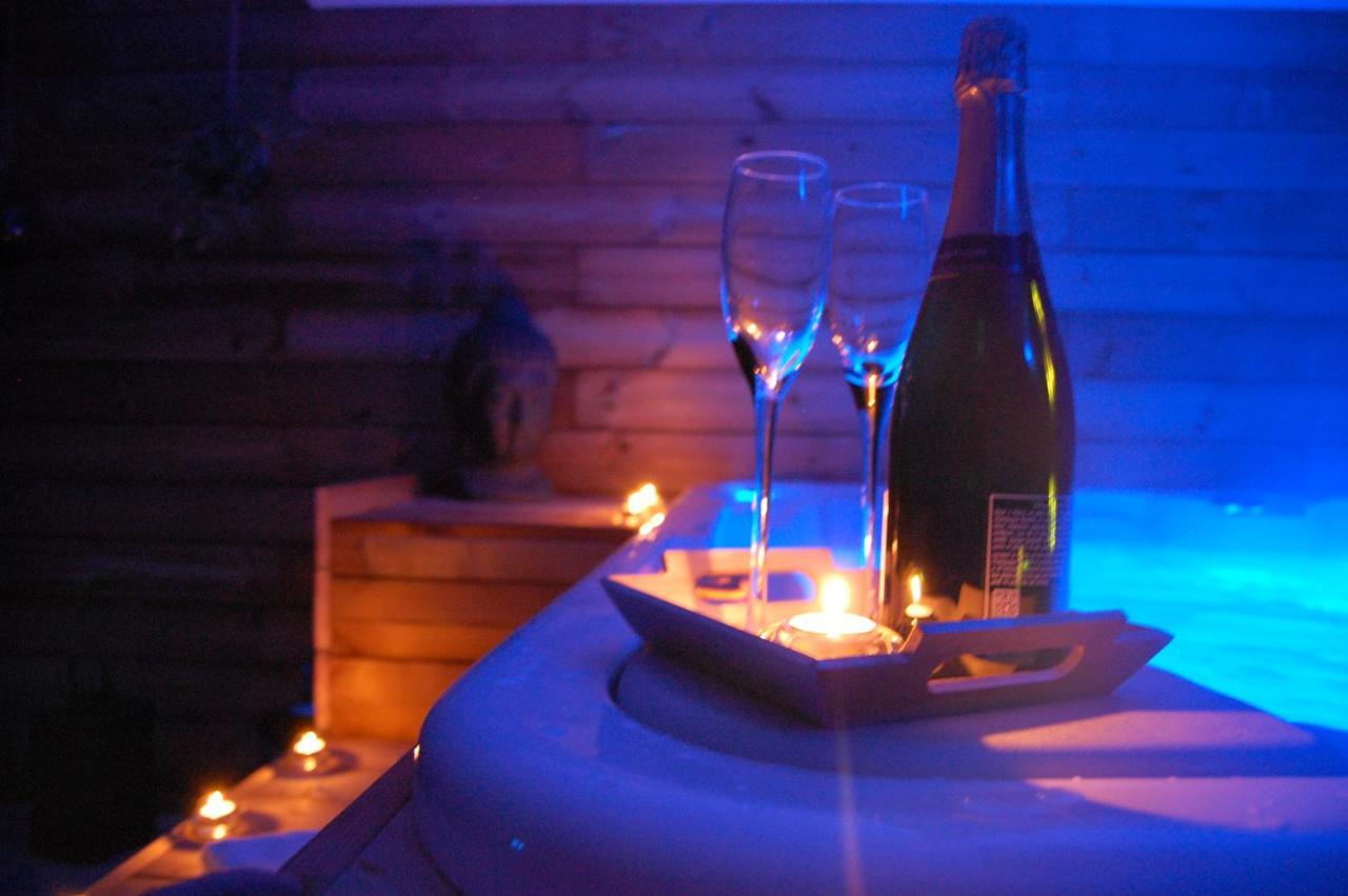 Bed and Breakfast Le Comptoir Des Ecoliers Gemozac Экстерьер фото