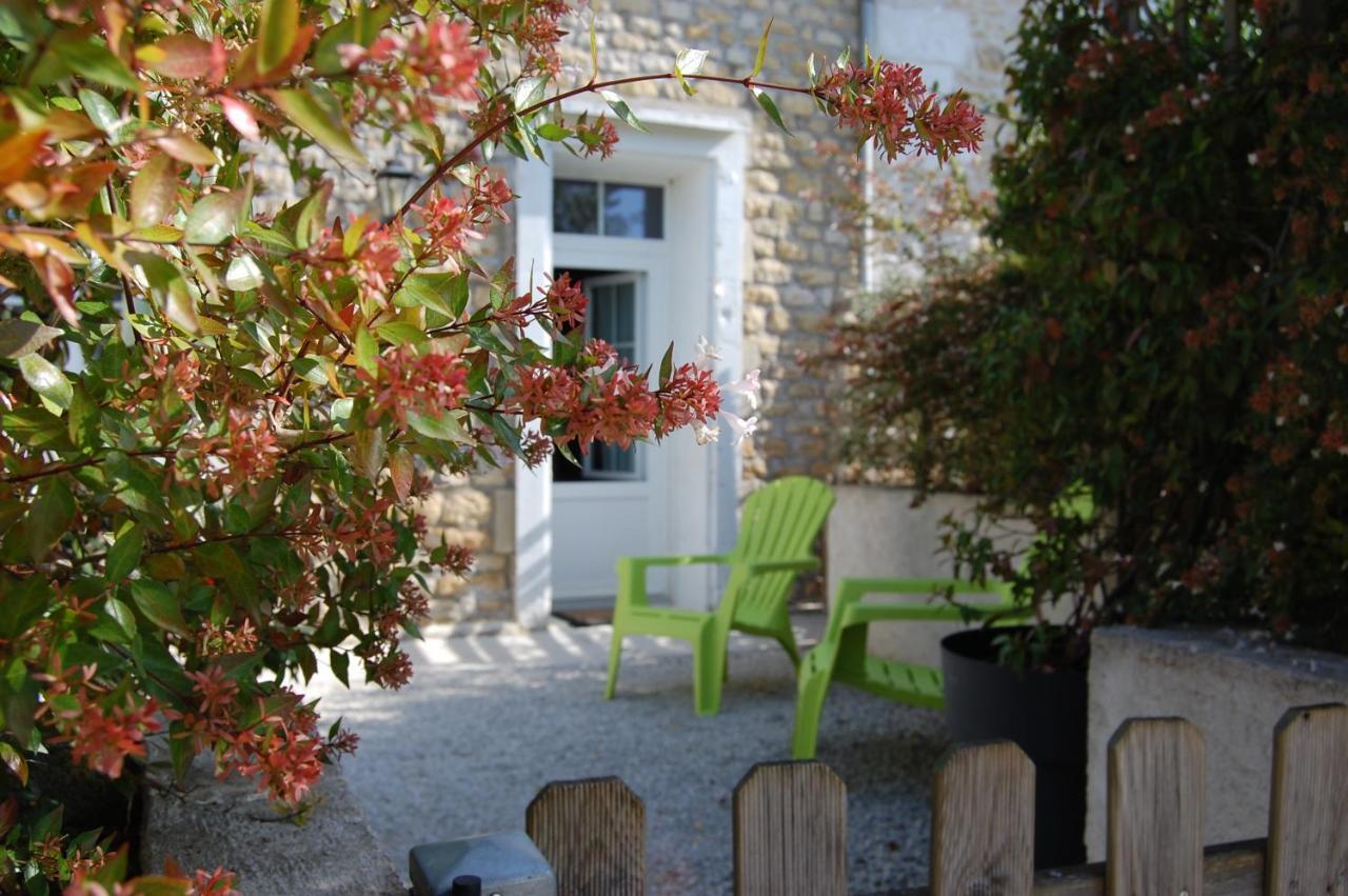 Bed and Breakfast Le Comptoir Des Ecoliers Gemozac Экстерьер фото