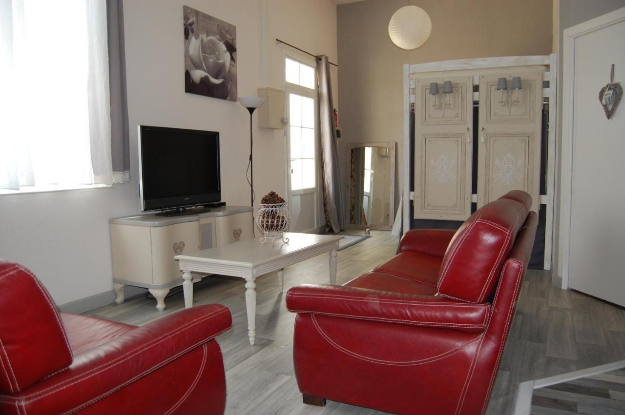 Bed and Breakfast Le Comptoir Des Ecoliers Gemozac Экстерьер фото